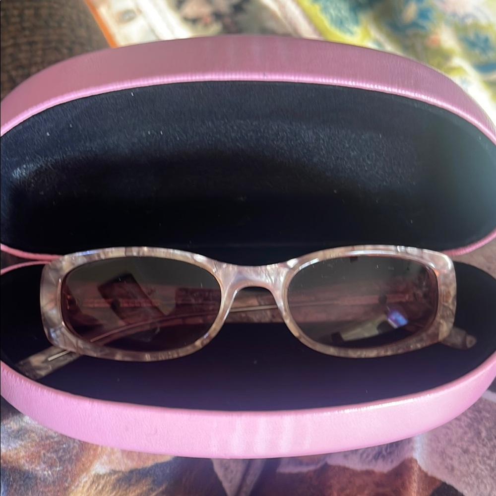 Pink Floral Sunglasses with Protective Case - Picture 4 of 10